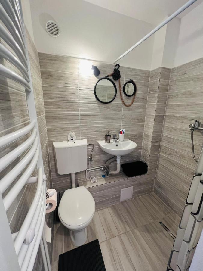 Miha modern&central apartament Arad Luaran gambar